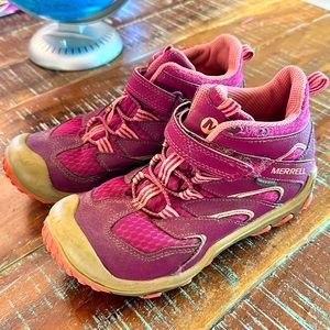 Merrel size 3 hiking shoes in great condition! Beautiful raspberry pink color!